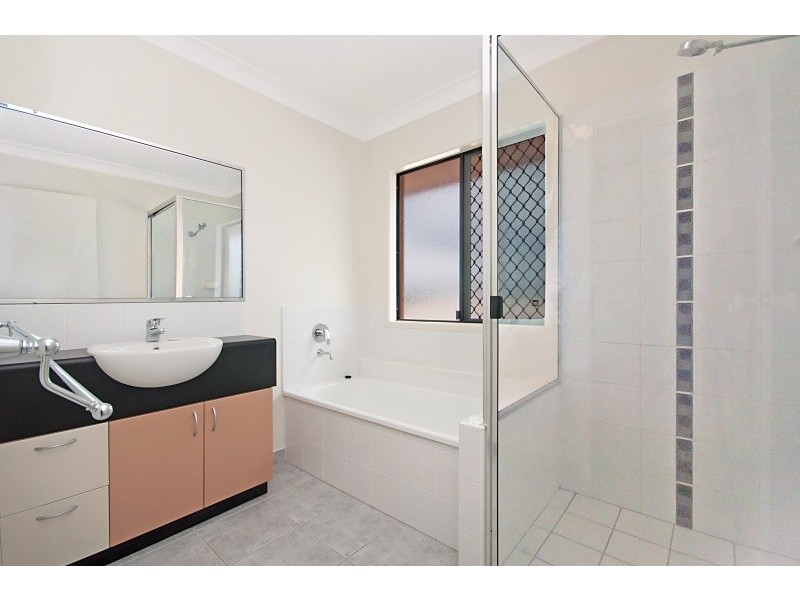 10 Laurie Motti Parade, Kirwan QLD 4817