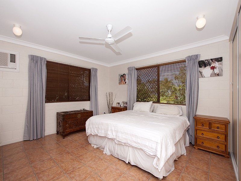 27 Whitsunday Drive, Kirwan QLD 4817