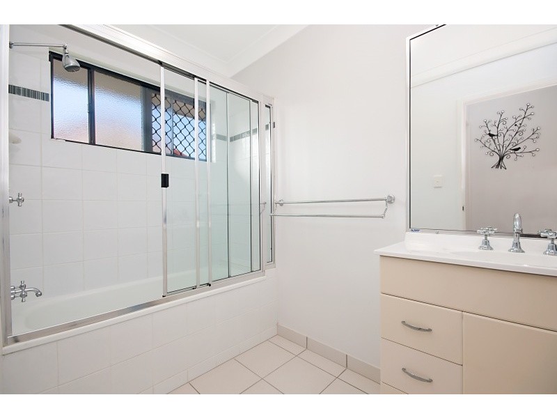 12 Panama Court, Burdell QLD 4818