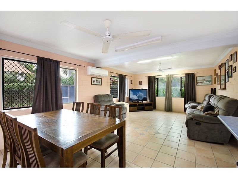 5 Legge Ct, Mount Louisa QLD 4814