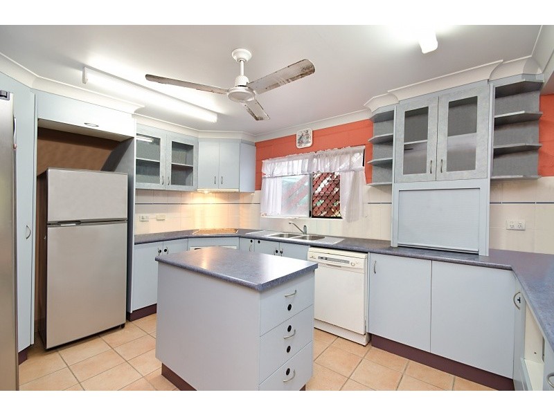 5 Legge Ct, Mount Louisa QLD 4814