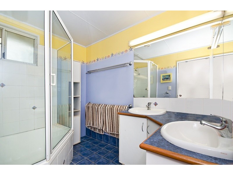 5 Legge Ct, Mount Louisa QLD 4814