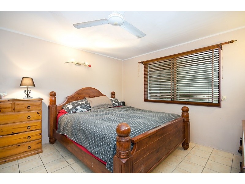 5 Legge Ct, Mount Louisa QLD 4814