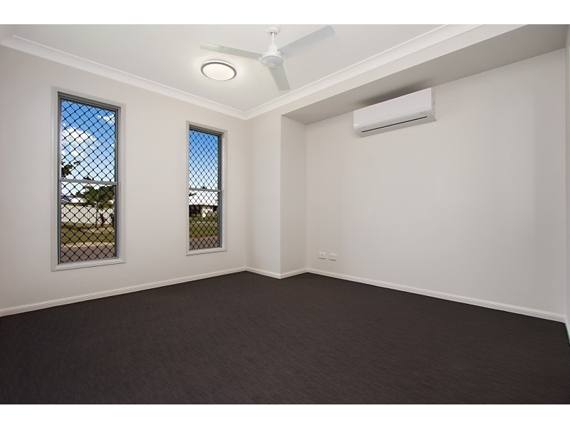 1 Yanooa Court, Bushland Beach QLD 4818