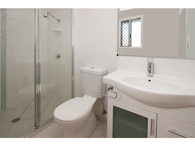 1 Yanooa Court, Bushland Beach QLD 4818