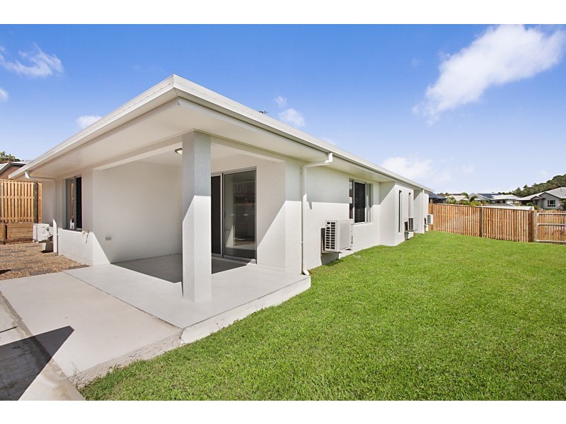 1 Yanooa Court, Bushland Beach QLD 4818