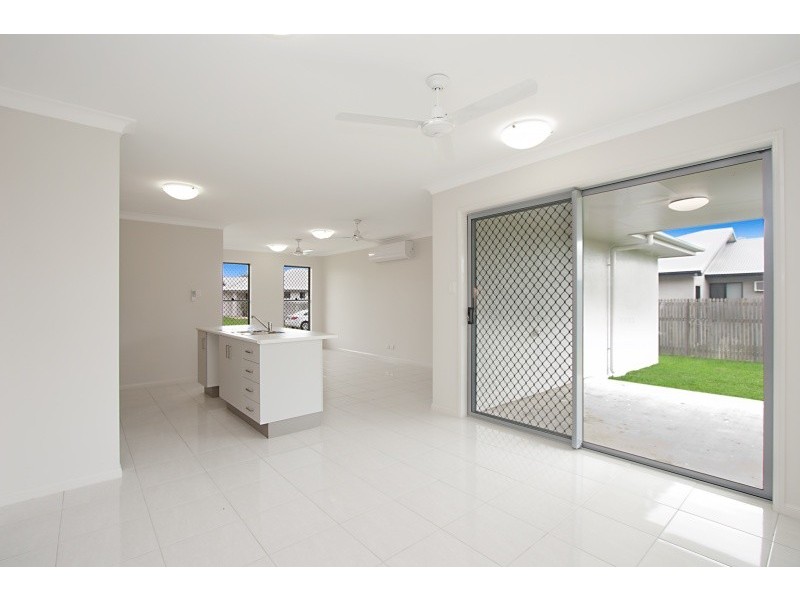 27 Tahlia Circuit, Mount Louisa QLD 4814