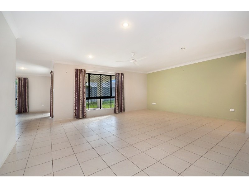 8 Bronte Court, Bushland Beach QLD 4818