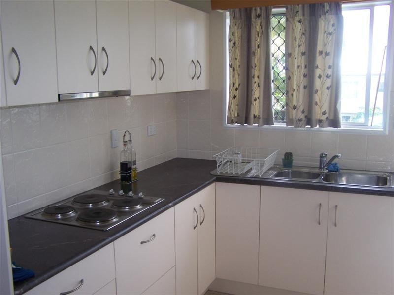 11 Payne Street, Mount Louisa QLD 4814