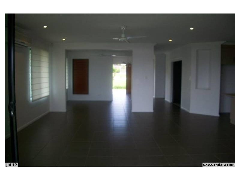 23 Shutehaven Circuit, Bushland Beach QLD 4818