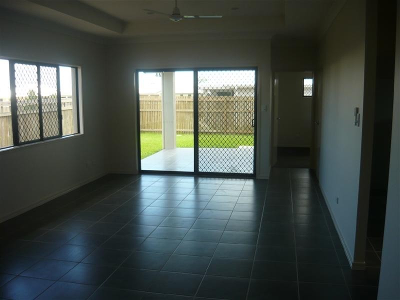 34 Dampier Cresent, Burdell QLD 4818