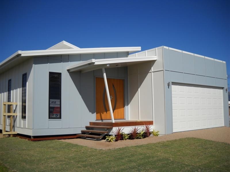 14 Wattlebird Avenue, Kelso QLD 4815