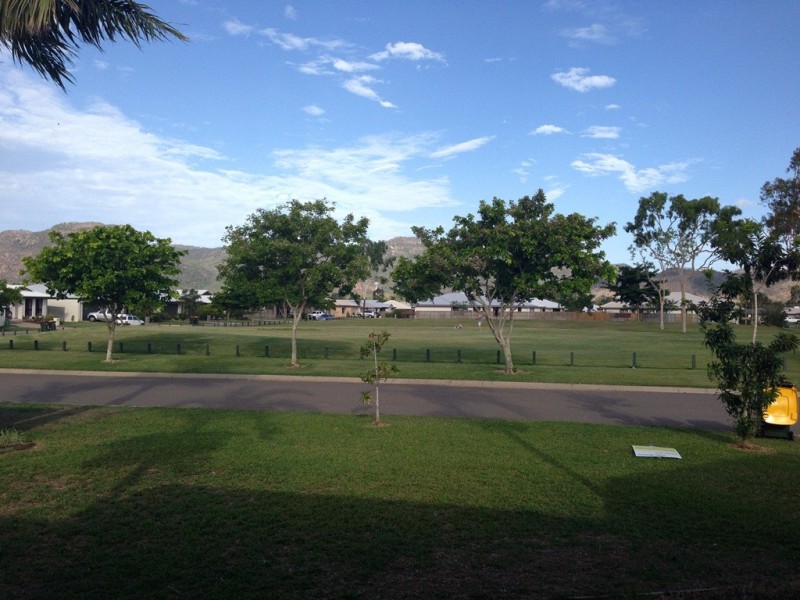 22 Blue Wren Drive, Kelso QLD 4815