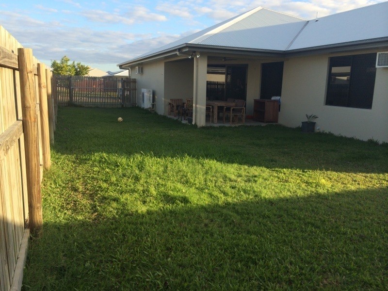 13 Nova Street, Mount Low QLD 4818