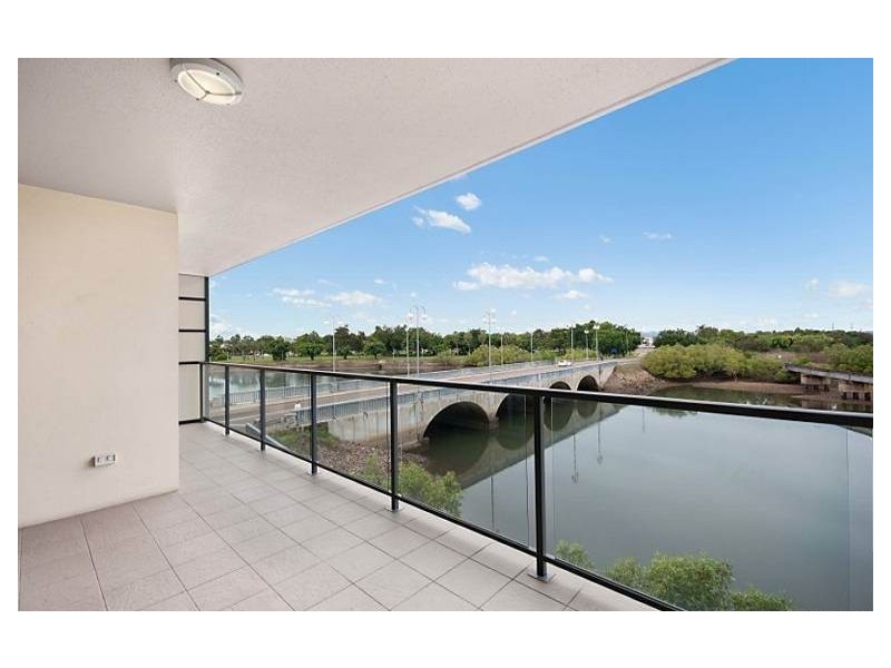 8 8-32 Stanley St, Townsville City QLD 4810