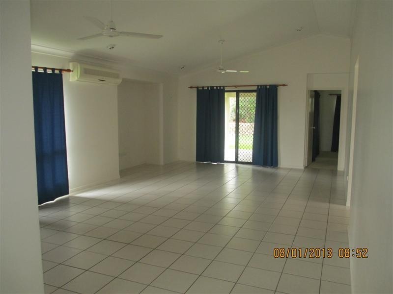 9 Cockatoo Cres, Douglas QLD 4814