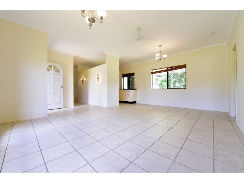 15 Heather Avenue, Rasmussen QLD 4815