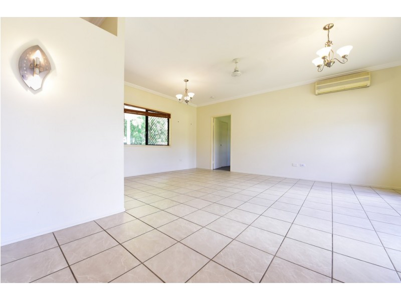 15 Heather Avenue, Rasmussen QLD 4815