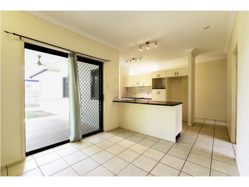 15 Heather Avenue, Rasmussen QLD 4815