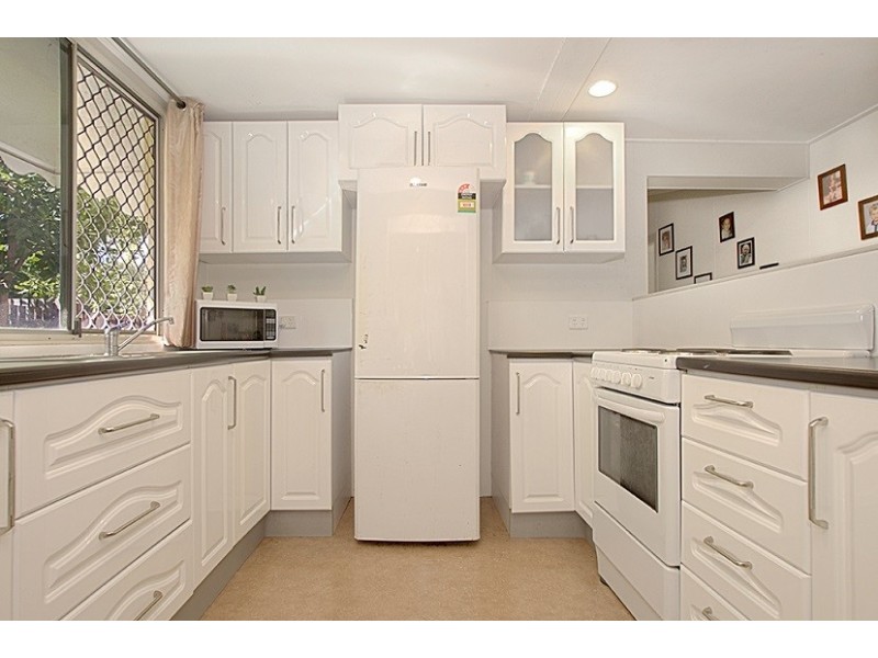 4 Leigh Street, West End QLD 4810