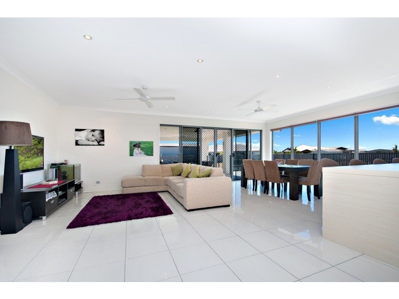 42 Shoalmarra Drive, Mount Low QLD 4818