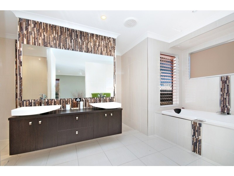 42 Shoalmarra Drive, Mount Low QLD 4818