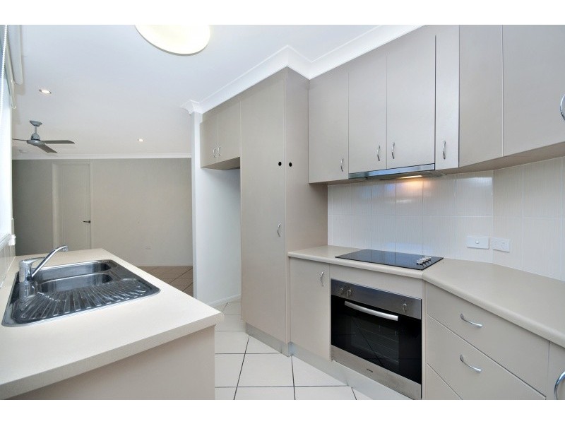 27 Sanderling Circuit, Kelso QLD 4815