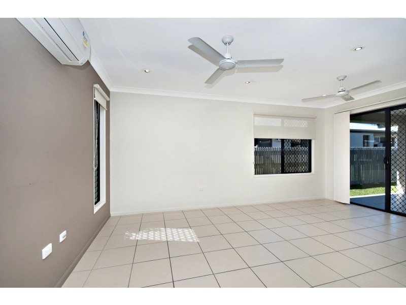 27 Sanderling Circuit, Kelso QLD 4815