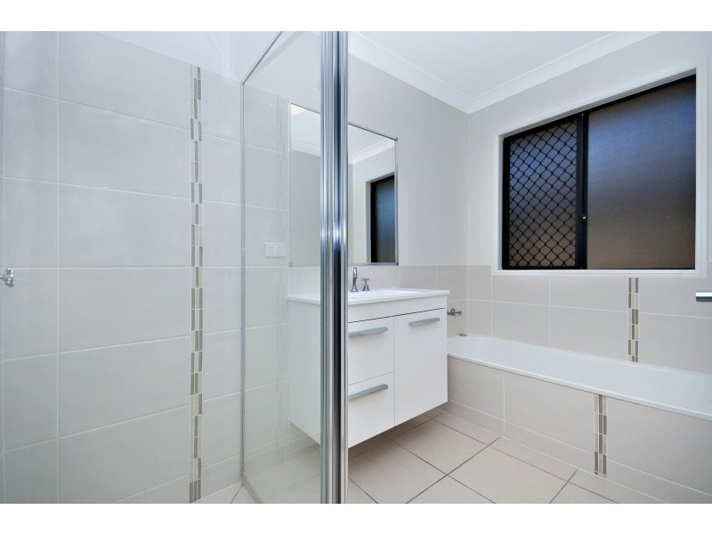 27 Sanderling Circuit, Kelso QLD 4815