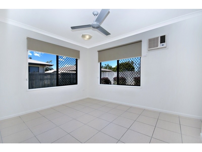 27 Sanderling Circuit, Kelso QLD 4815