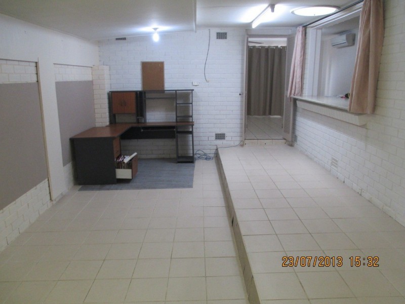 17 Rossiter Street, Cranbrook QLD 4814