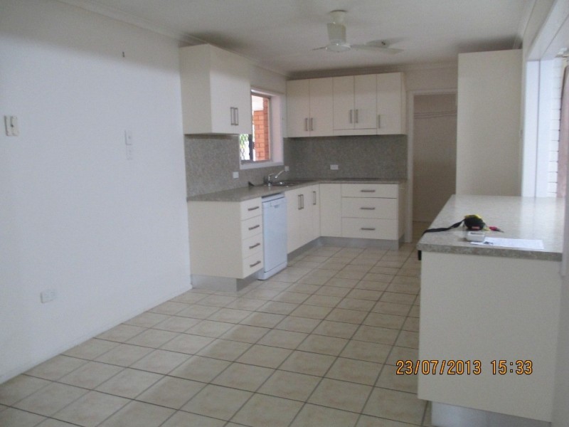 17 Rossiter Street, Cranbrook QLD 4814