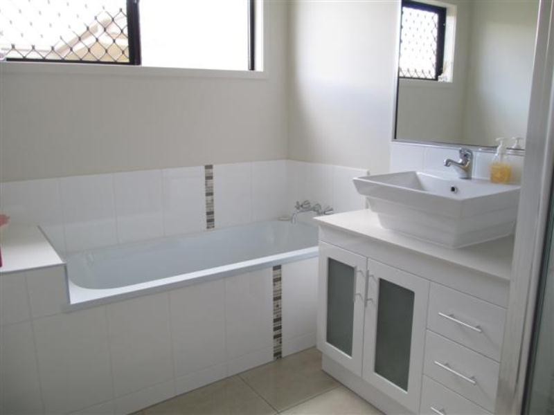 6 Atwood St, Mount Low QLD 4818