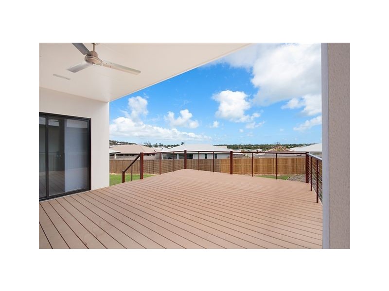 7 Yanooa Court, Bushland Beach QLD 4818