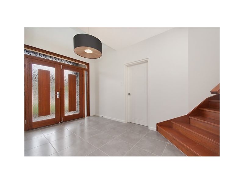 7 Yanooa Court, Bushland Beach QLD 4818