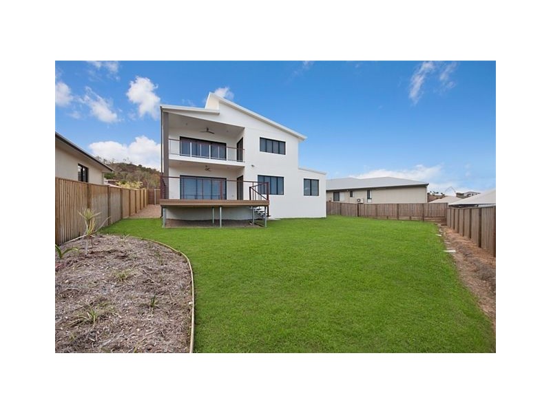 7 Yanooa Court, Bushland Beach QLD 4818