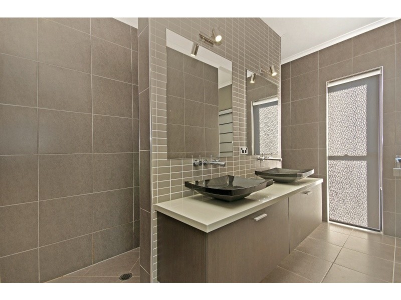 19 Apple Gum Avenue, Mount Low QLD 4818