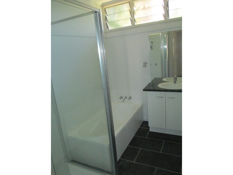 19 Hibiscus Street, Cranbrook QLD 4814