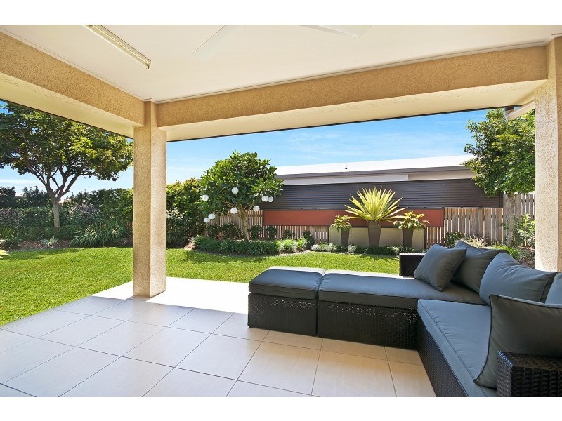 8 Balladonia Avenue, Mount Low QLD 4818