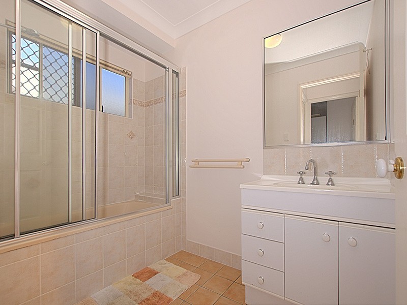 13 Concord Crescent, Kirwan QLD 4817