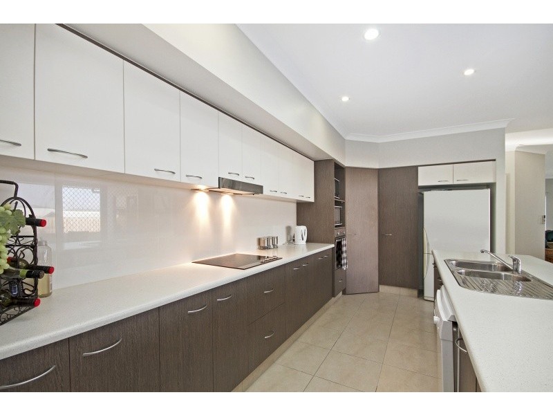 17 Baird Court, Bushland Beach QLD 4818