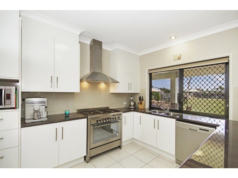31 Shoalmarra Drive, Mount Low QLD 4818