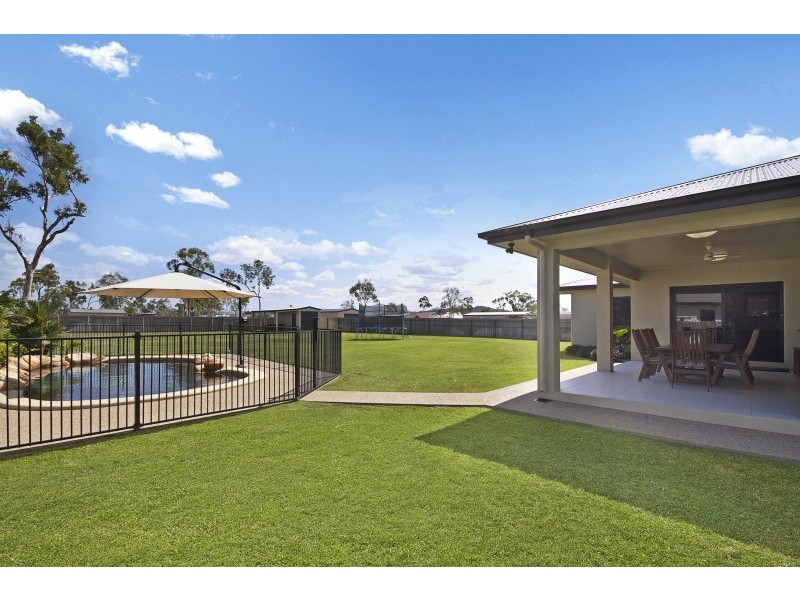 31 Shoalmarra Drive, Mount Low QLD 4818