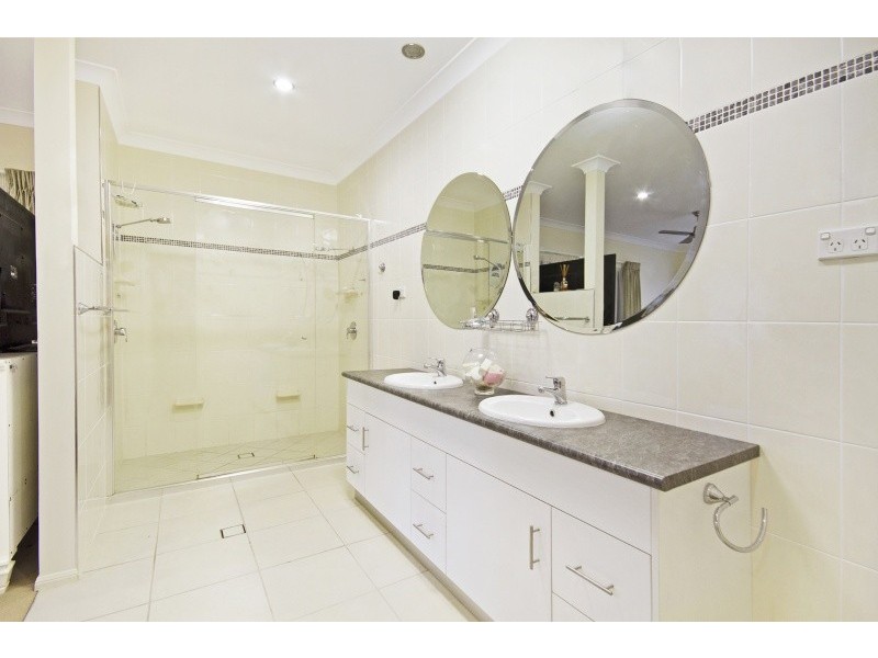 39 Shoalmarra Drive, Mount Low QLD 4818