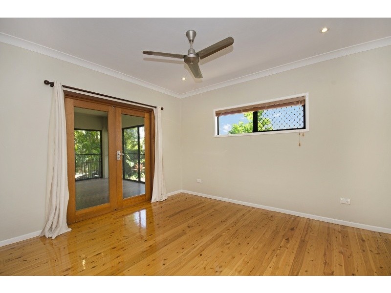 33 Bamboo Crescent, Mount Louisa QLD 4814