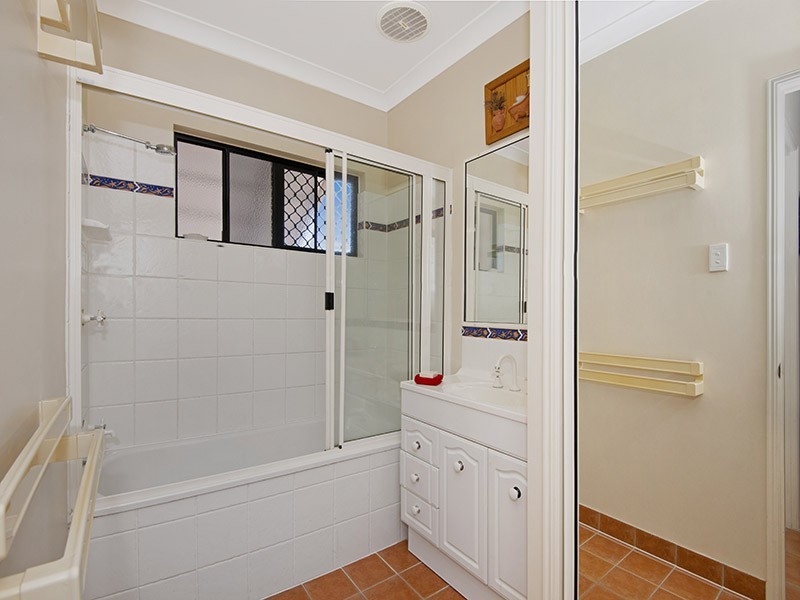 2 Lakewood Avenue, Kirwan QLD 4817