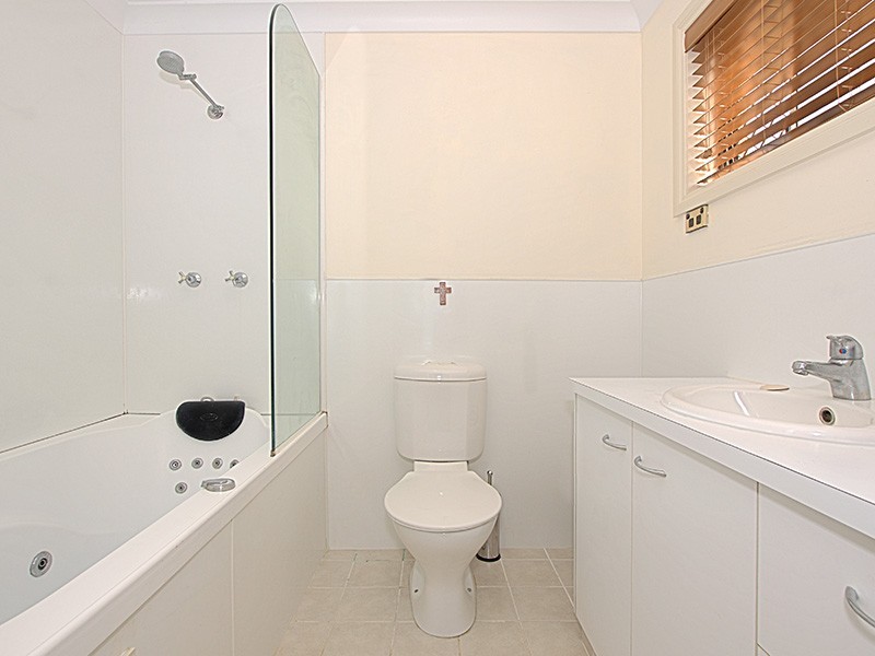 4 Winchester Court, Kirwan QLD 4817