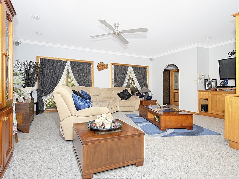 96 Whitsunday Drive, Kirwan QLD 4817