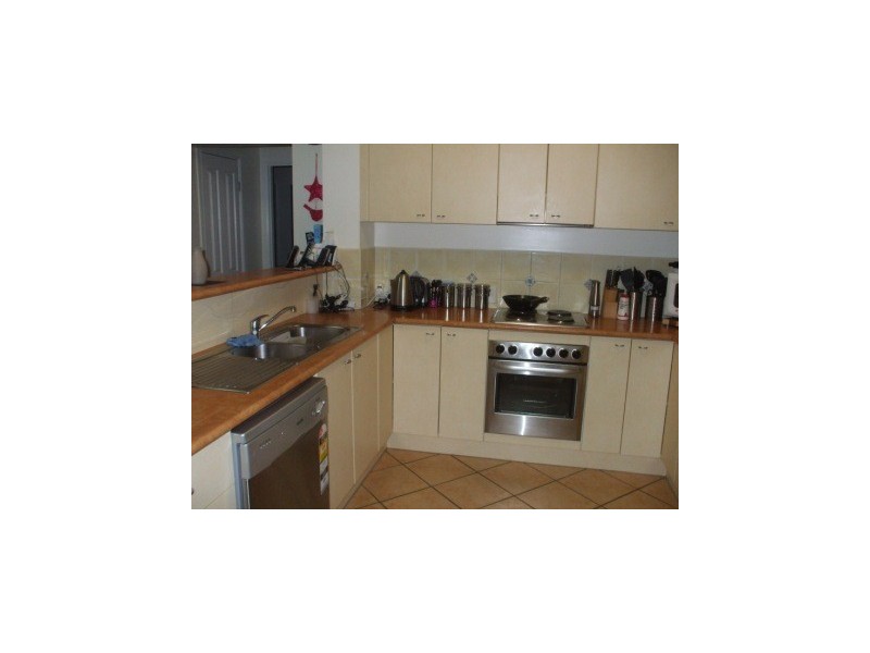 7/24 Martinez Avemue, West End QLD 4810