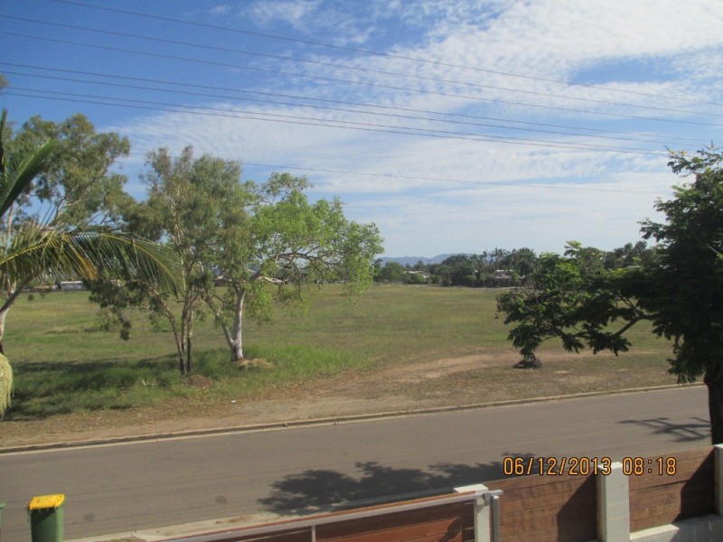 9 Karanya Street, Mount Louisa QLD 4814